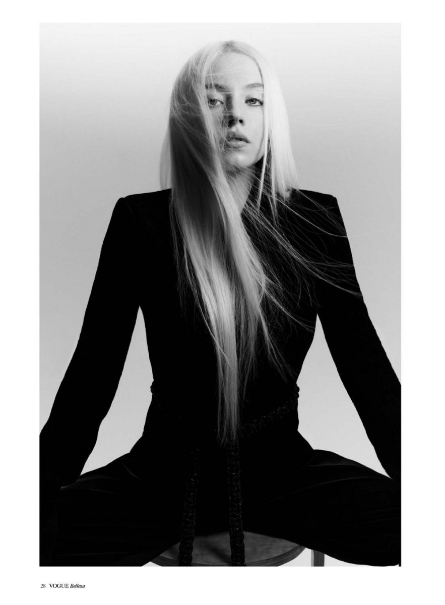 © #WaterstonesRP Bookstore! 📚
Books, Comics, 𝗠𝗮𝗴𝗮𝘇𝗶𝗻𝗲𝘀 &amp; More

Now a͟v͟a͟i͟l͟a͟b͟l͟e͟: More of #VogueMagazineRP Mexico issue on digital with the star of #RealityFilmRP 𝗡𝗲́𝗺𝗲𝘀𝗶𝘀 𝗦. 𝗥𝗲𝗶𝗱 (<a href="/fireheartvault/">𝖭𝖾́𝗆𝖾𝗌𝗂𝗌 ೫</a>)