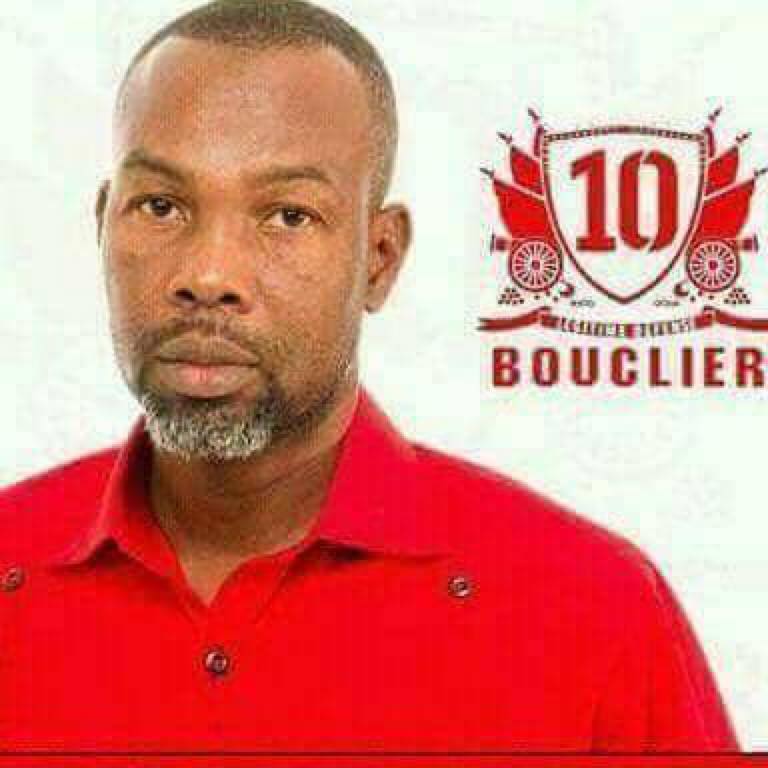 dynamic_post's tweet photo. 🚨 Flash: Arrestation de Victor Profane, Ex-député de Petite rivière de l'Artibonithe. Lors de cette arrestation le DG de la  PNH Normil Rameau était sur place,  une perquisition était en cours en sa résidence à Vivy Mitchelle. https://t.co/0LR6ghLCUA