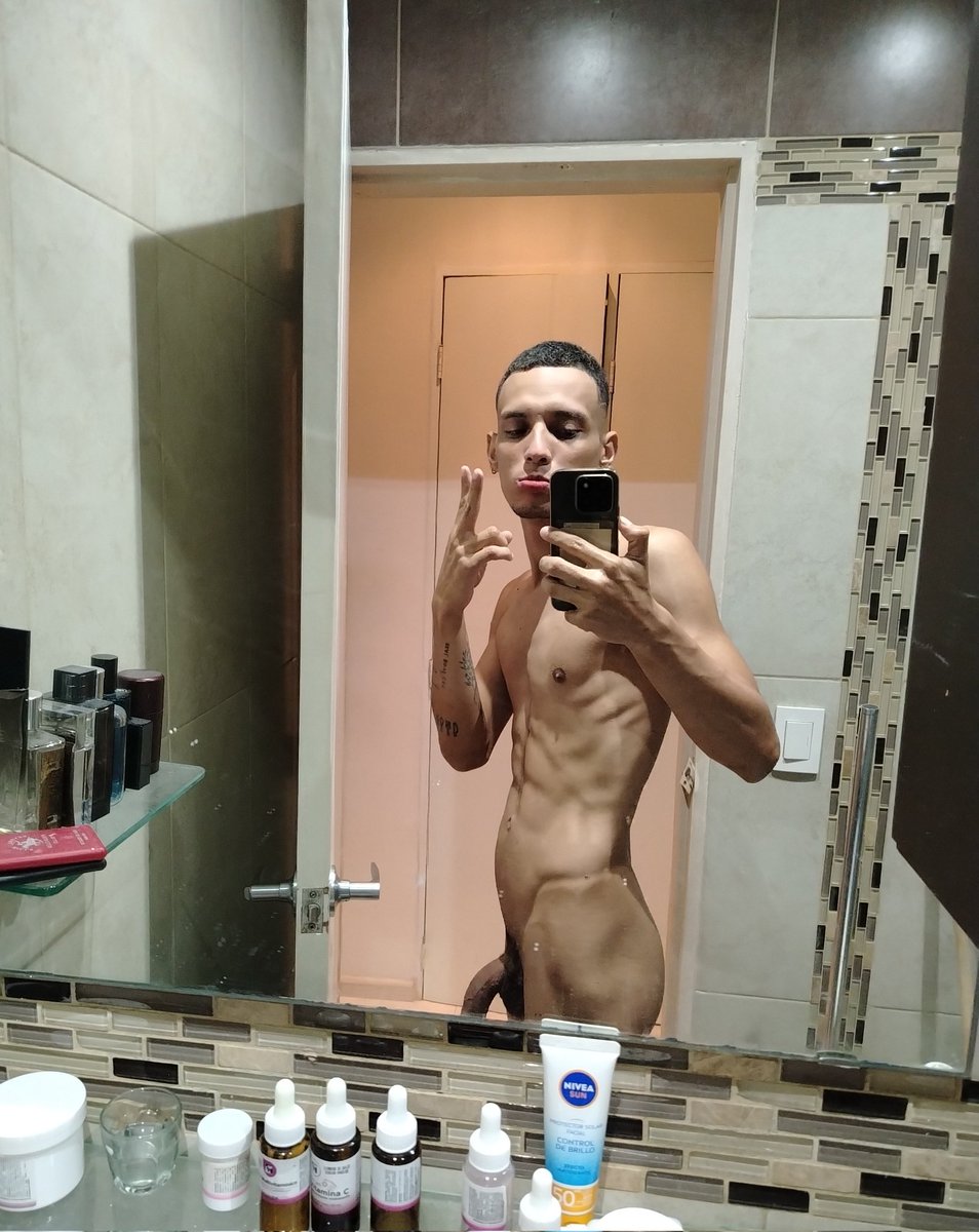 ismuffintime20's tweet photo. Ese flaco🍆🔥 https://t.co/Z7doav0nmv