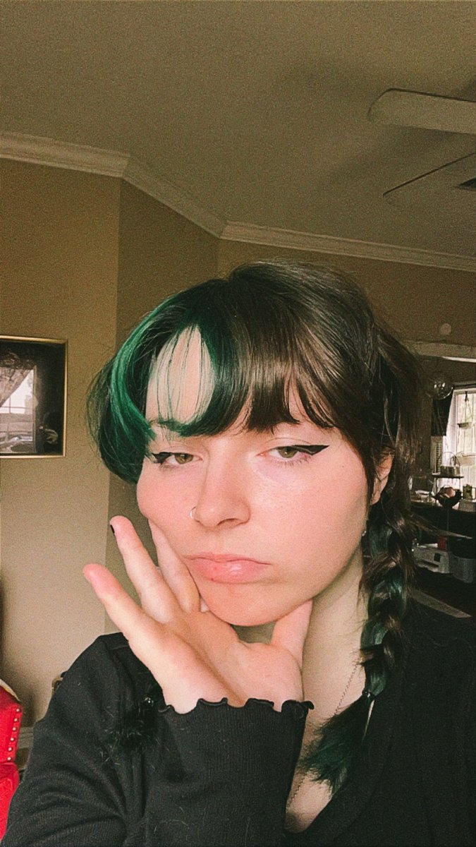 rfish0615's tweet photo. I saw your green hair… https://t.co/MH68LBnrtn