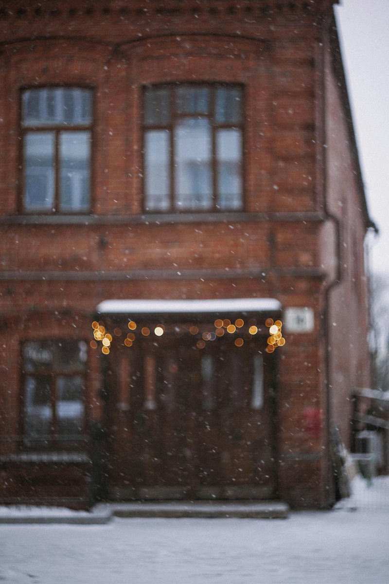 오늘 아침 기온이 살랑살랑하네요! ☕️  따끈한 초콜릿 한잔 마시면서 이 겨울날의 감성을 느껴보세요~ 🥰 #초콜릿 #겨울아침 #cozyvibes #따뜻함 #기분좋은하루