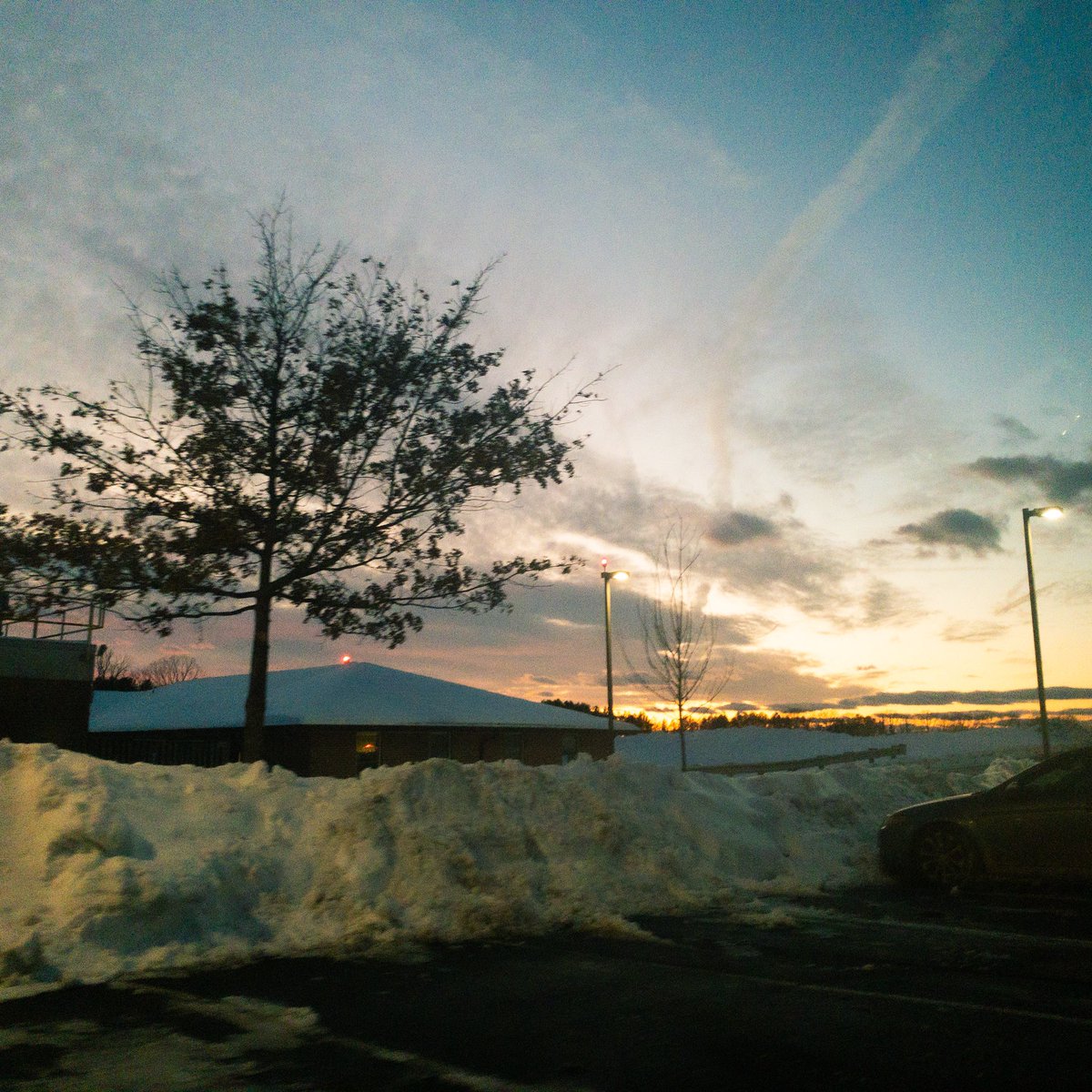 Stark788768's tweet photo. Sunset! https://t.co/Rp9EroMfcm