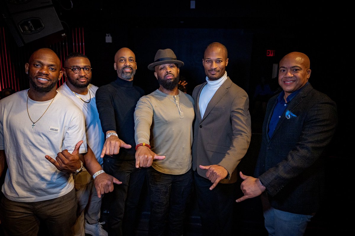 djocross's tweet photo. 🔺DST HOLIDAY PARTY INSPI(RED)^3️⃣ brought to you by @ekcdst @nmacdst 🔥 🎶💃🏽 Wishing a Happy Founders Day to the illustrious Ladies of Delta Sigma Theta Sorority, Inc.❗️🖤💛
📸 @onthemarkphotography_
🤙🏾 @WallStreetAlpha
#DST #DeltaSigmaTheta #OcrossProductions #DJOCROSS https://t.co/zHbd1vZfHX