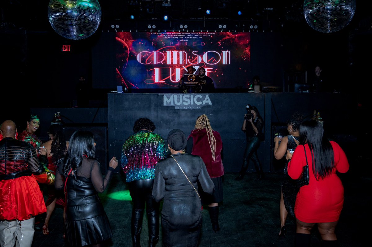 djocross's tweet photo. 🔺DST HOLIDAY PARTY INSPI(RED)^3️⃣ brought to you by @ekcdst @nmacdst 🔥 🎶💃🏽 Wishing a Happy Founders Day to the illustrious Ladies of Delta Sigma Theta Sorority, Inc.❗️🖤💛
📸 @onthemarkphotography_
🤙🏾 @WallStreetAlpha
#DST #DeltaSigmaTheta #OcrossProductions #DJOCROSS https://t.co/zHbd1vZfHX