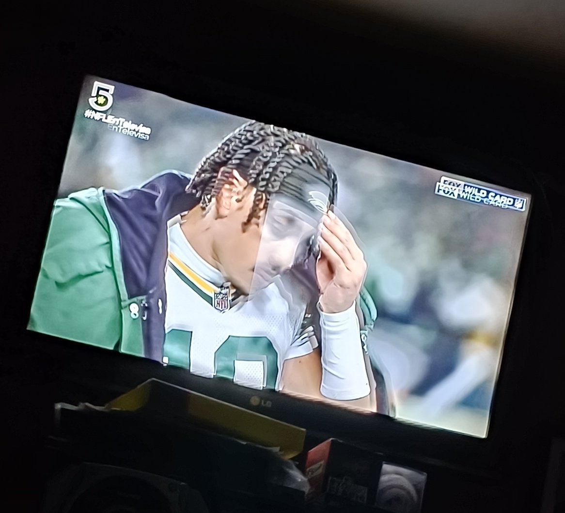 axlrocanlover's tweet image. Nos quejamos de #DakPrescott pero luego ves a este , Philadelphia le ha dado vida todo el juego y ha apurado pases ,se ha quedado corto o se ha pasado y cuando tiene puntería lanza sobre receptores con doble cobertura