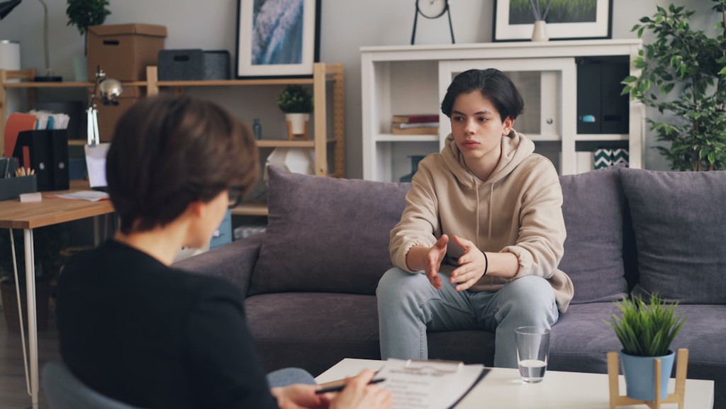 GreatYou's tweet image. Regular conversations, where you check in with your teen and let them know you’re always there to listen, can build trust and make it easier for them to come to you in the future.
👉 lttr.ai/AaWyg
#AddictionHelp #talkaboutaddiction #TalkToYourTeen #utahfamilytherapy