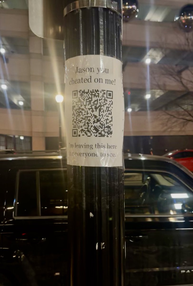 ElissaDeSouza's tweet photo. There are worse things on the poles in Navy Yard than my election signs. 

#NavyYard #DatinginDC https://t.co/4iFxwoXDtb