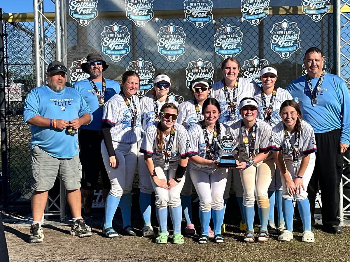 S_Farrell18's tweet photo. This past break I got the chance to play in the Softball Fest under the Softball Youth organization down in Florida! I had so much fun playing with these girls and can’t wait to possibly come back and play this year!

@softball_youth @CoachoMRT @SVC_Bearcats @SVC_Softball https://t.co/ZB8VdVY7EF