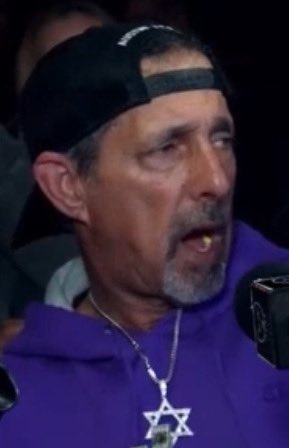 twitchyleeeks tweet media