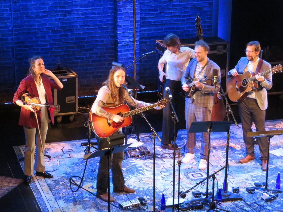 TheMusicNeverStopped tweet media