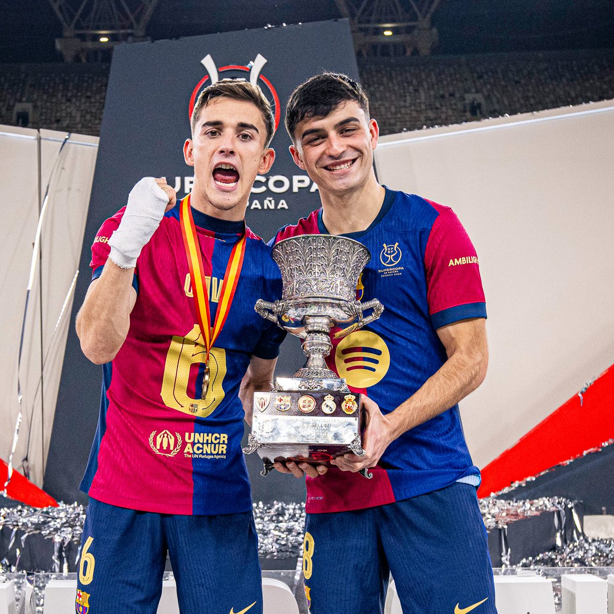 FCBarcelona_cat's tweet photo. Aquest parell 😍 https://t.co/EhI7TQxgPP