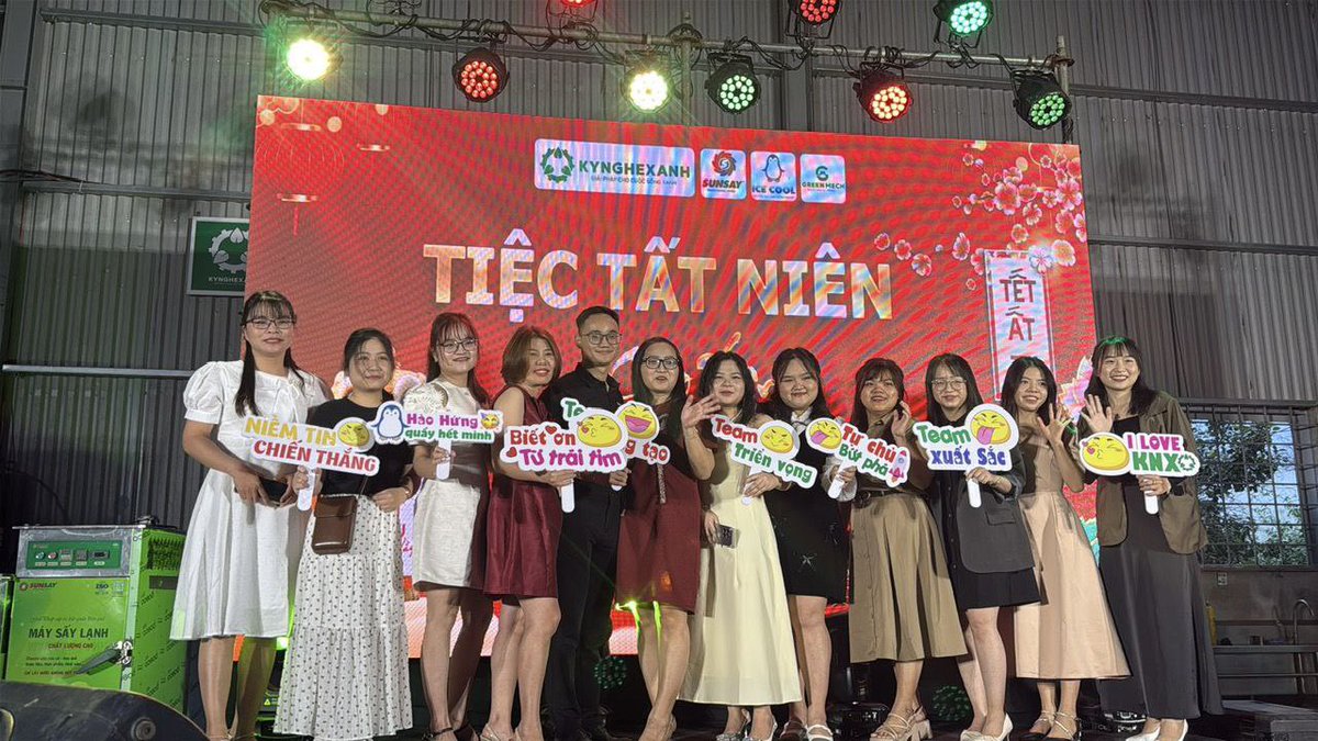 TamKNX's tweet photo. Năm mới!
Luôn nổ lực để cùng Team vươn xa!
#KyNgheXanh #2025 #PhatTrien #VuonXa https://t.co/S5lw5JiumP