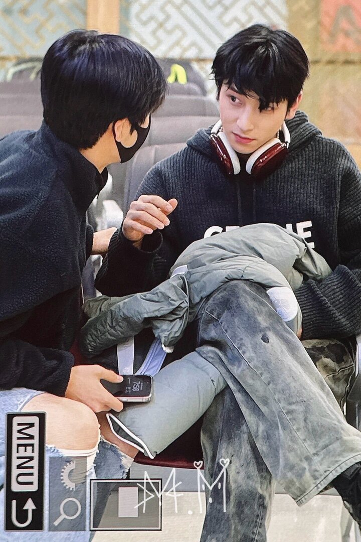 starfess's tweet image. -star HANGYUL SAMA EUNSANG KEBETULAN KETEMU DI BANDARA 😭🖤 KANGEN BANGET URI X1