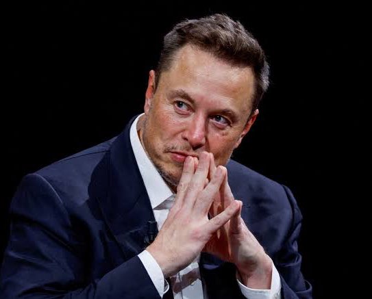 QGdoPOP's tweet image. Elon Musk diz que hashtags é algo ultrapassado e pede que parem de usá-las no X:

“Por favor, parem de usar hashtag. O sistema não precisa mais delas e elas são feias”.