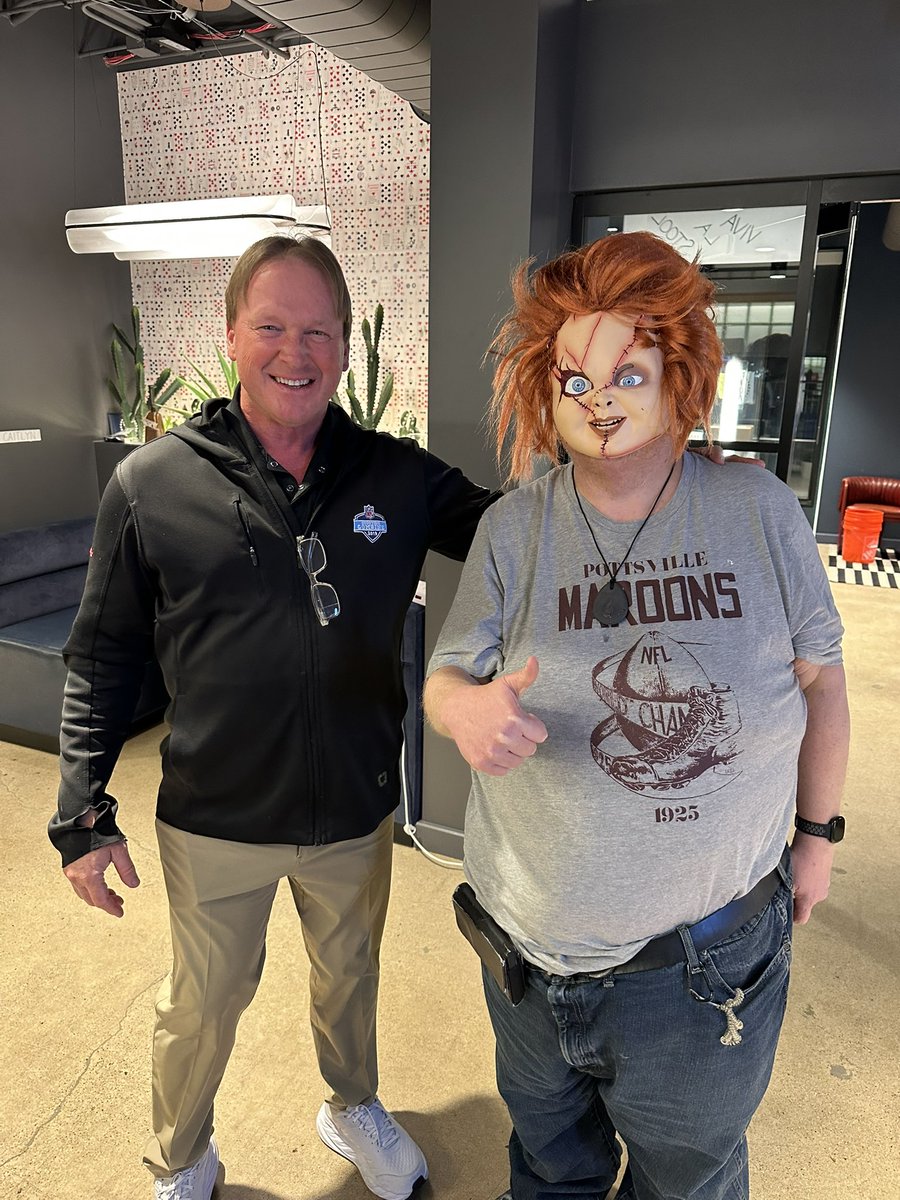 BarstoolGruden's tweet photo. Ready to watch my Bucs play the Commanders with special guest CHUCKY https://t.co/RQX1ngA3hW