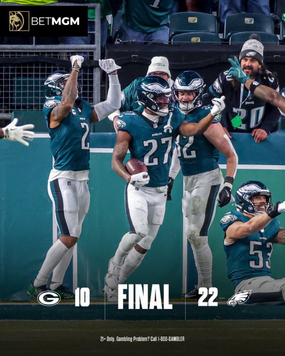 LaRevistaP's tweet photo. Philadelphia Eagles vencen 22-10 a los Green Bay Packers y avanzan a la Ronda Divisional de la NFL - LaRevistaP
https://t.co/FUzf1qlt6P
#EaglesNation #FlyEaglesFly #NFLPlayoffs #EaglesVsPackers #JalenHurts #NFL2025 #RondaDeComodines #GoBirds #SuperBowlBound @Eagles https://t.co/HXOxHWZUQf
