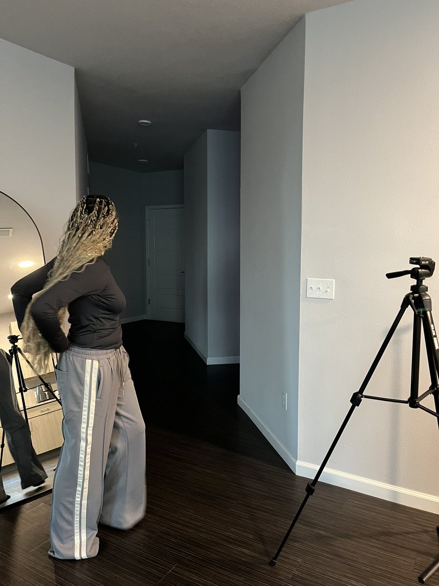 Lil6at's tweet photo. 2025 focus on yourself. https://t.co/IG2rJ8q0Vr