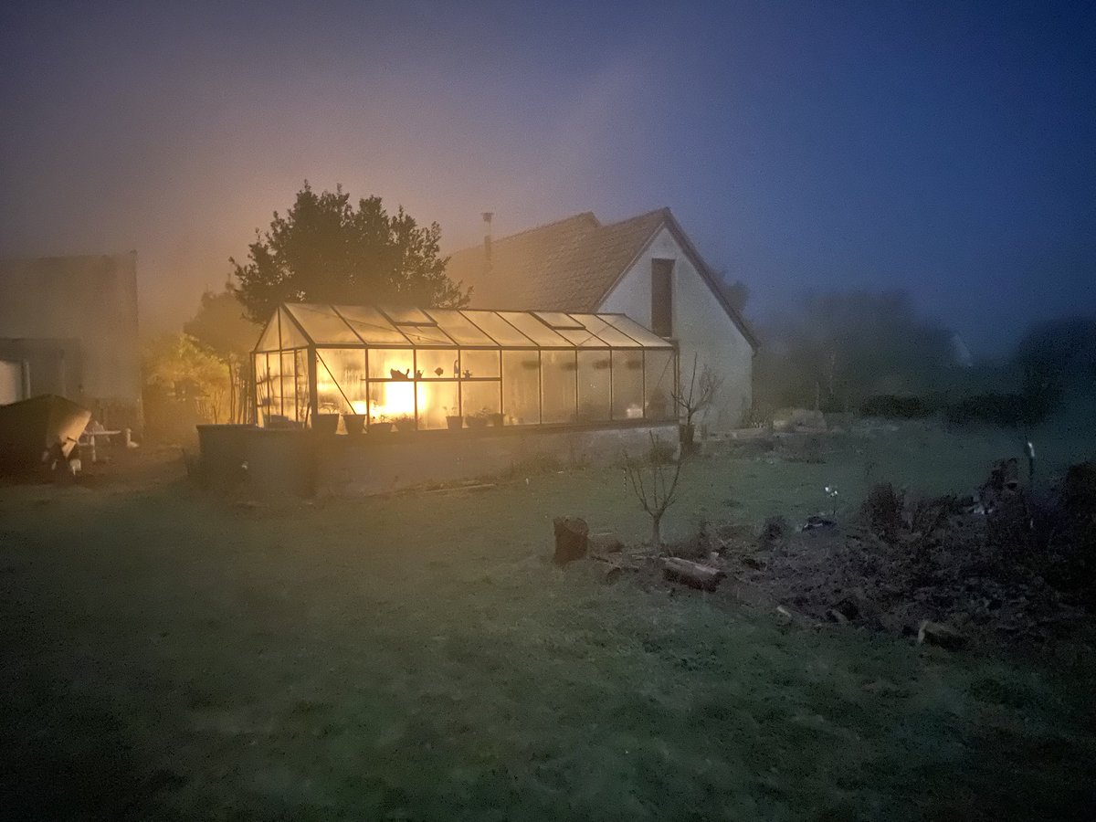 Julie_VongDC's tweet photo. Stay warm with #franklinstove #woodheat #beartariafrance #greenhouse #normandy https://t.co/tupD1zDbKC