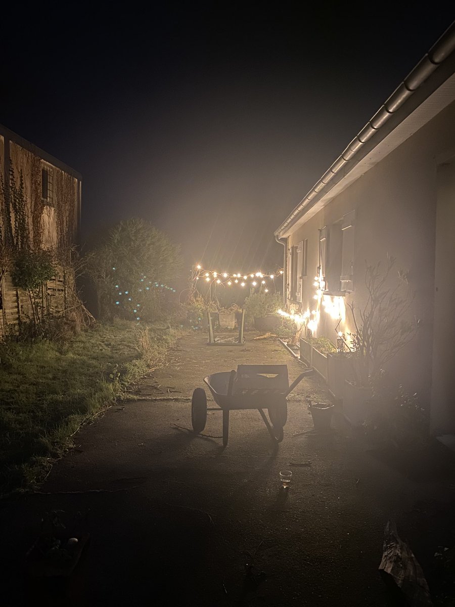Julie_VongDC's tweet photo. Stay warm with #franklinstove #woodheat #beartariafrance #greenhouse #normandy https://t.co/tupD1zDbKC