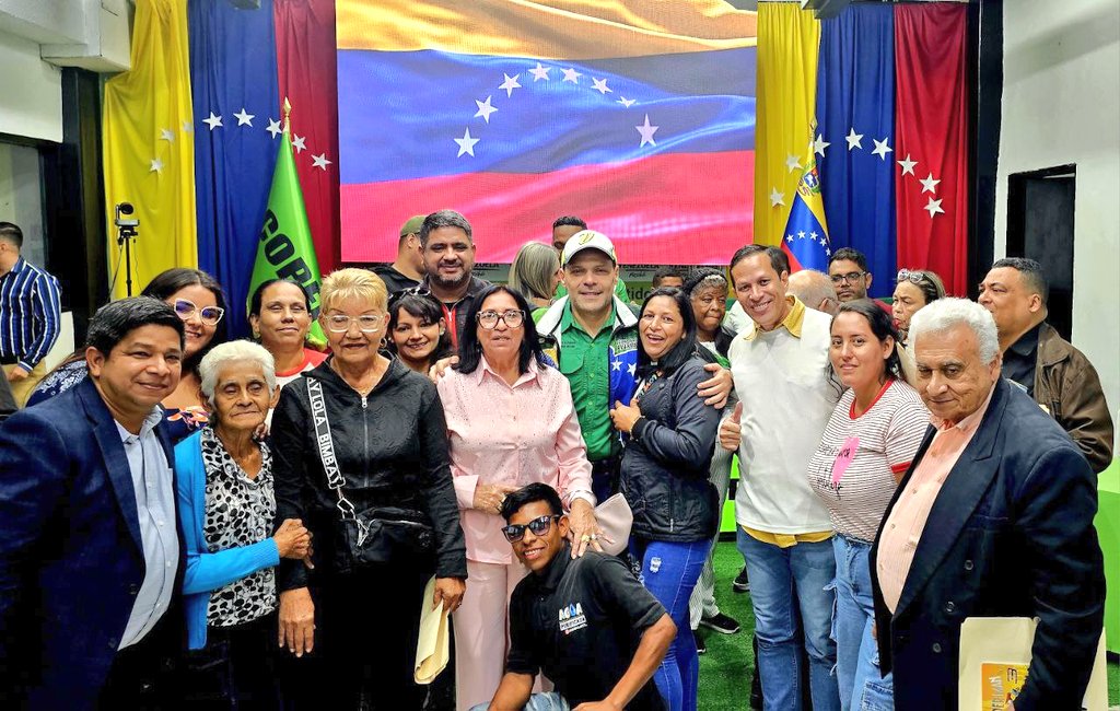 Copei_Ccs's tweet photo. Hoy estuvimos presentes en la anhelada 𝗖𝗼𝗻𝘃𝗲𝗻𝗰𝗶𝗼́𝗻 𝗡𝗮𝗰𝗶𝗼𝗻𝗮𝗹 de @Copei_Partido

Hazaña sin precedentes que nos marca una nueva página de arduo trabajo 𝗣𝗼𝗿 𝗟𝗮 𝗩𝗲𝗻𝗲𝘇𝘂𝗲𝗹𝗮 𝗣𝗼𝘀𝗶𝗯𝗹𝗲 🇻🇪 https://t.co/ia853gVOMX