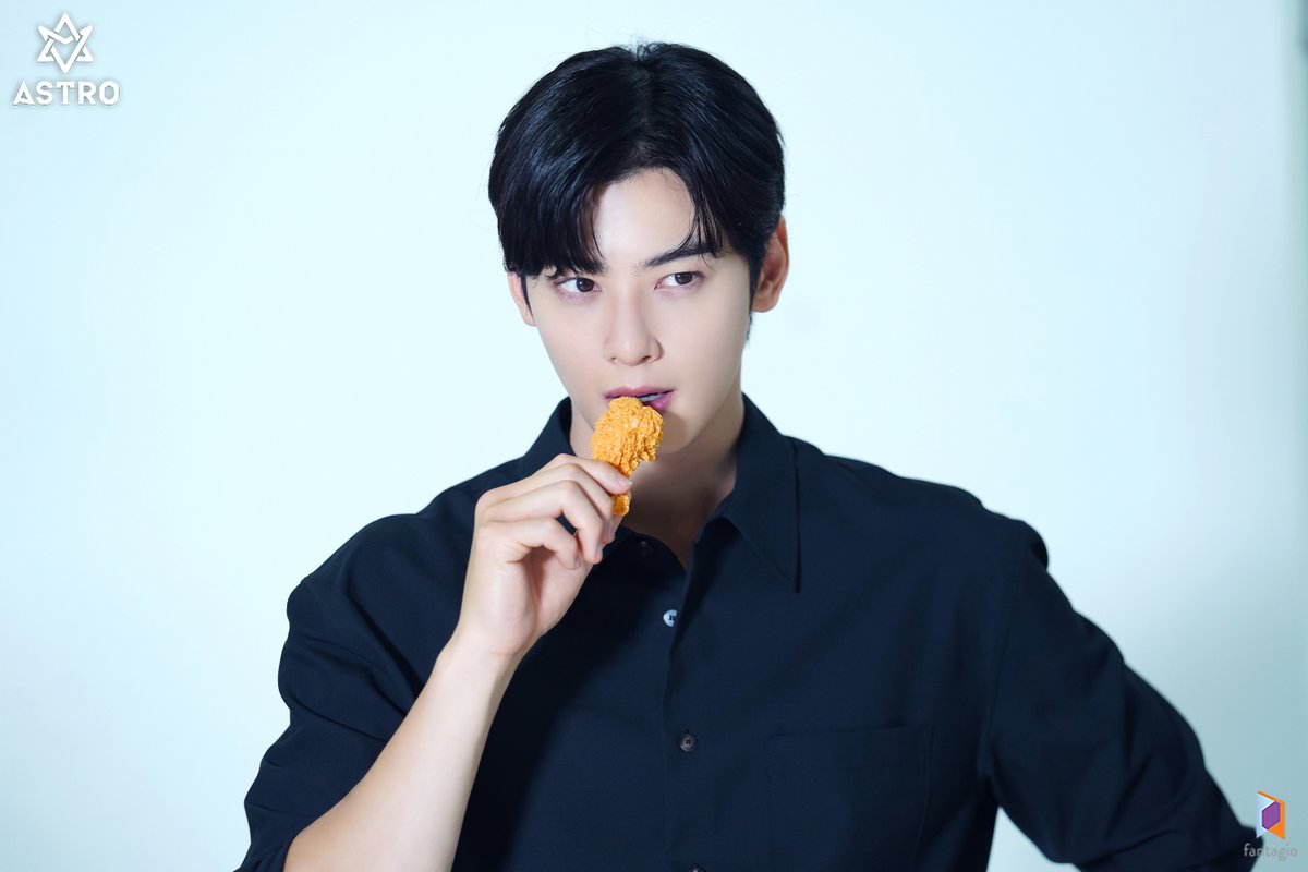 CHAEUNWOO_offcl's tweet image. [#차은우][포스트] 차은우에게 푹 빠지네

▶ naver.me/FbO1wIdG

#네이버_포스트 #아스트로 #ASTRO #CHAEUNWOO