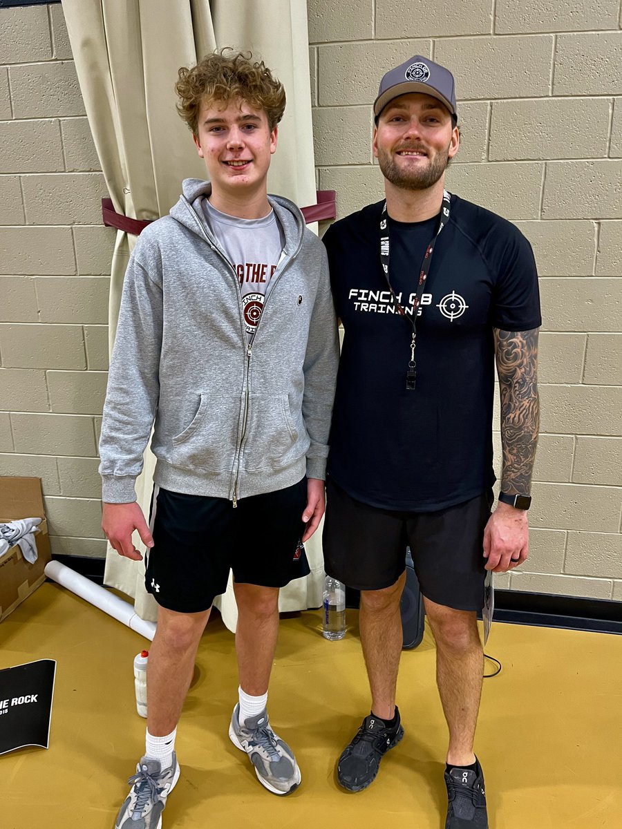 RaineThomas01's tweet photo. Sunday training with Finch QB Training starts this week. #slingtherock ๐ https://t.co/pIPXZSDMlP