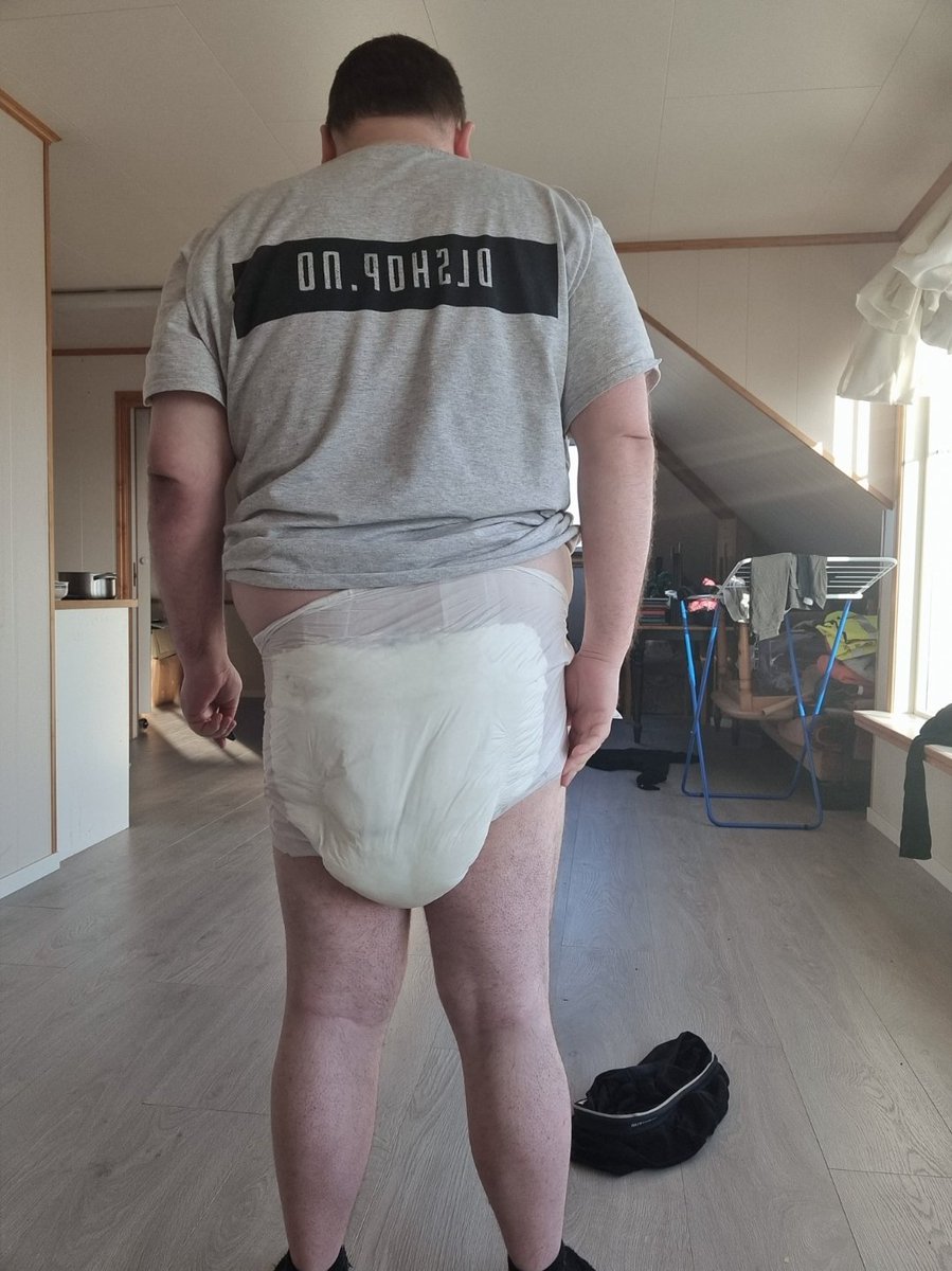 betterdrysoaker's tweet photo. #Betterdry #Diapers #Incontinence #diaperboy #diaperlover #Bladderproblems #Sexydiaper #Plasticbacked #Karmøy #Norway #Rogaland #Abdlnorway #Abdlscandinavia  omg how I love those Betterdrys ❤❤❤ https://t.co/CWblLIiCHw