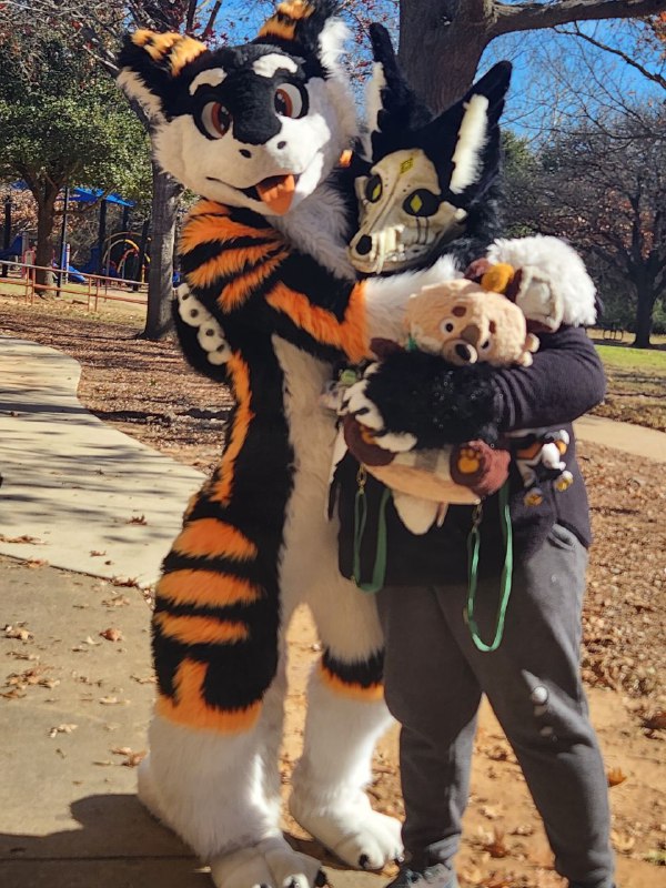 Roxa814's tweet photo. Photos from todays Furmeet!

#furrycommunity #furryfandom  #skulldog #fursuit https://t.co/6OUUyViRcw