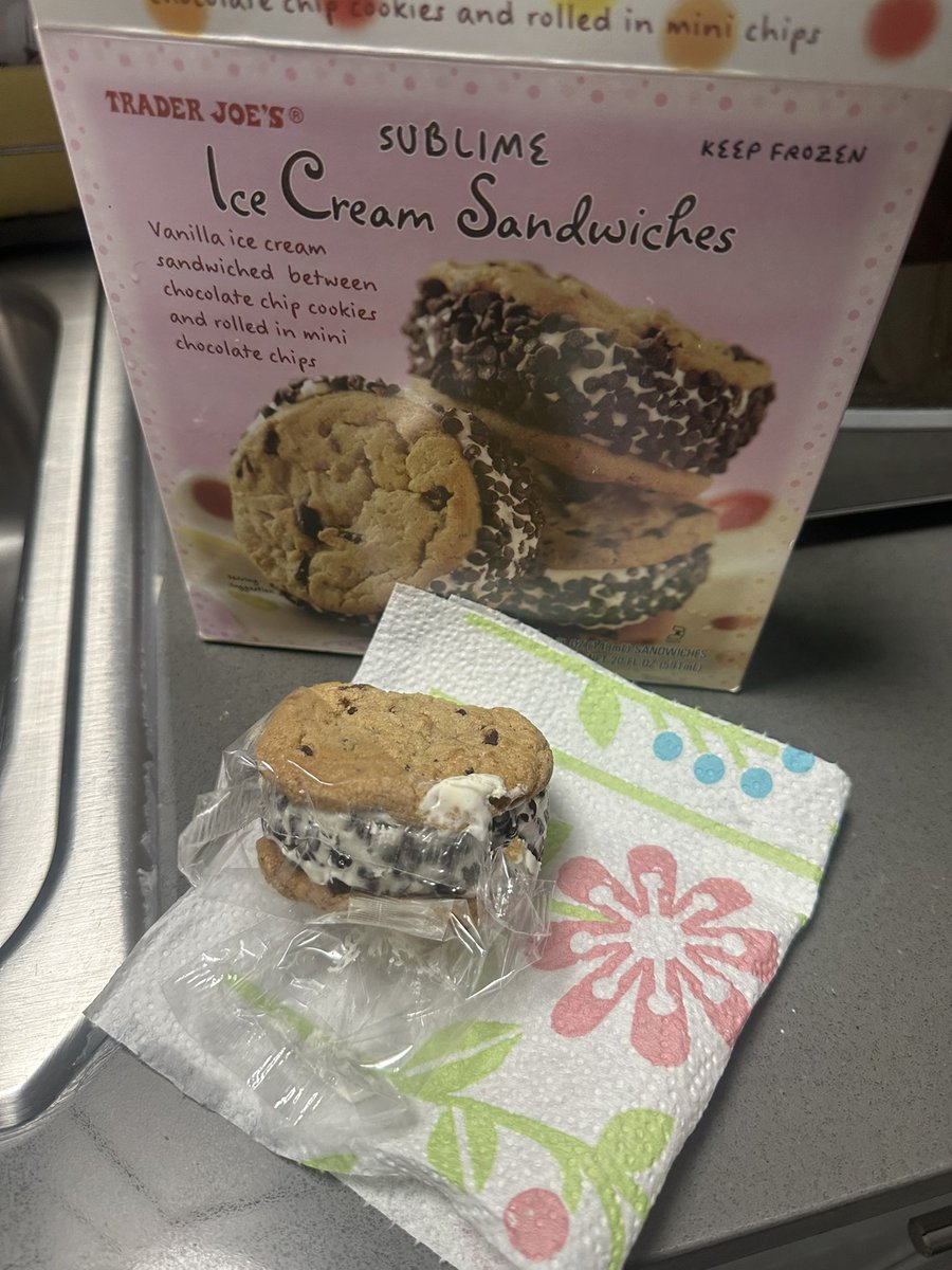 TheQueen_Val's tweet image. My new favorite ice cream #TraderJoe&apos;s 😋