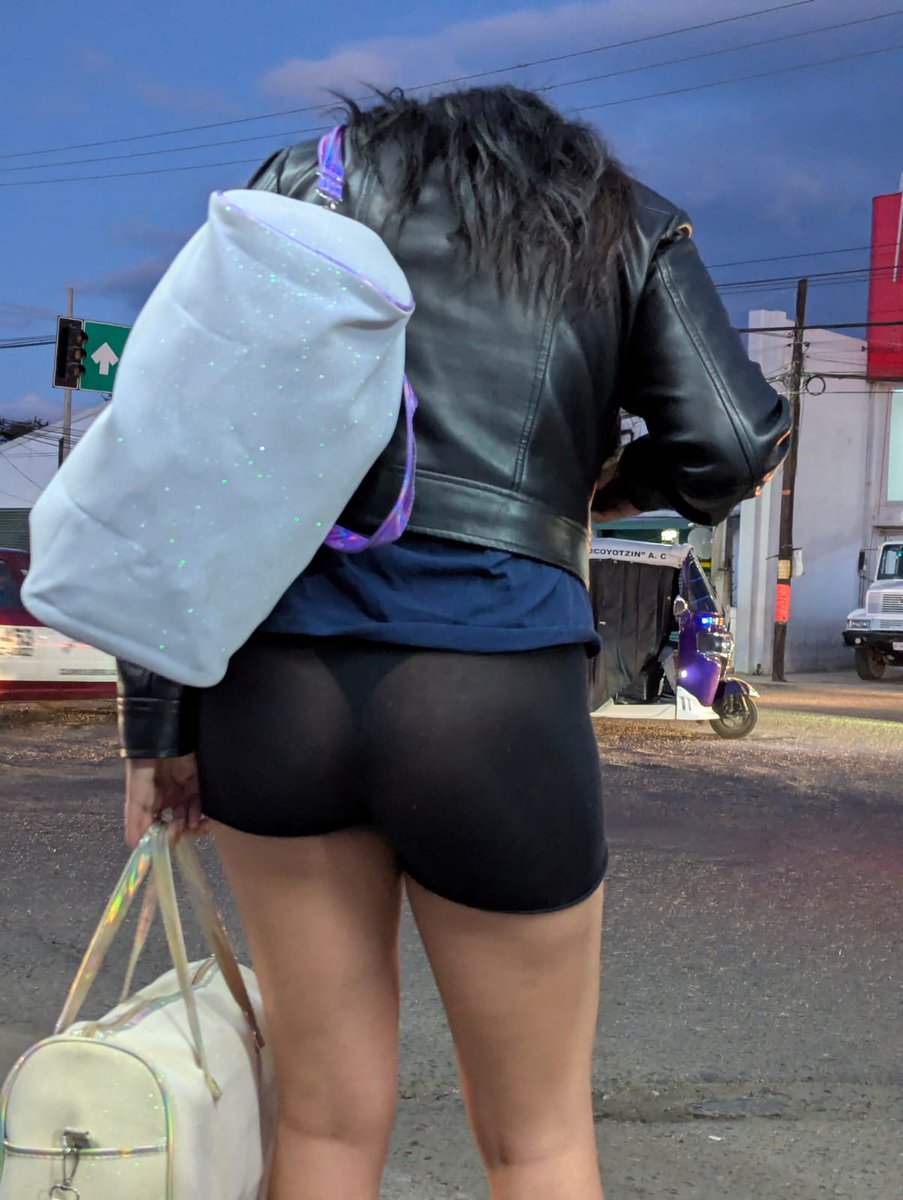 candid_voyeur's tweet photo. Linda chica trasparentando tanga negra

#thong #cadid #voyeur #tanga #seethrough #caza #thongslip https://t.co/J8hlMbPWUv