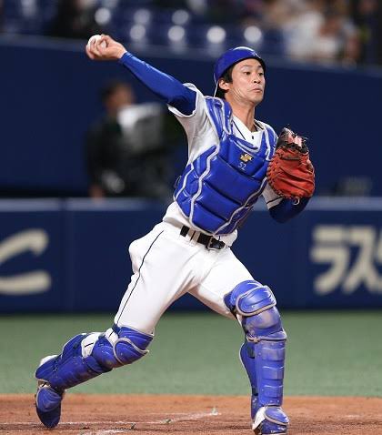 harukarachuooo's tweet photo. 中日ドラゴンズ期待の若手選手

第一弾は加藤匠馬選手。中日ドラゴンズ2年目で迎えた昨期は86試合に出場。打率は.171と3割まであと一歩の所まで行く活躍を見せた。また肩が強く、来期こそ加藤バズーカで多くの走者をアウトにしていきたい。ひとつ欠点をあげるのなら、33歳という所だ。 https://t.co/zyaQwIuRzJ