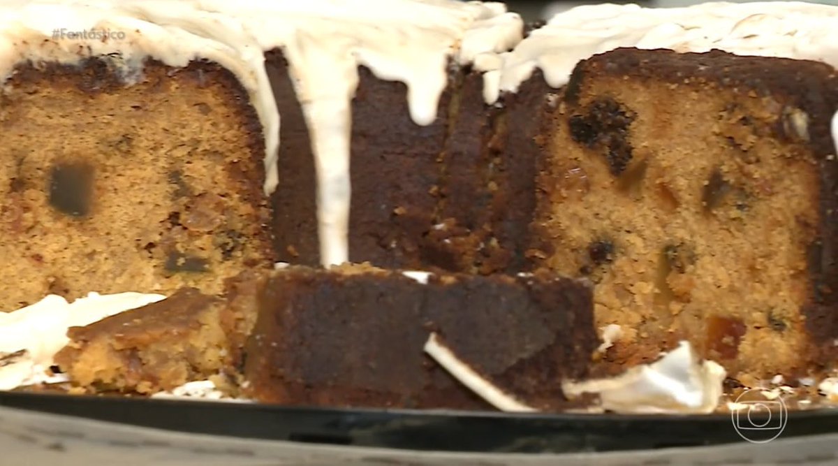 Minha felicidade é saber que eu não teria morrido nessa historia, por ter certeza que não teria comido o bolo, simplesmente porque ele é feio. As vezes o senso estético pode ser uma salvação