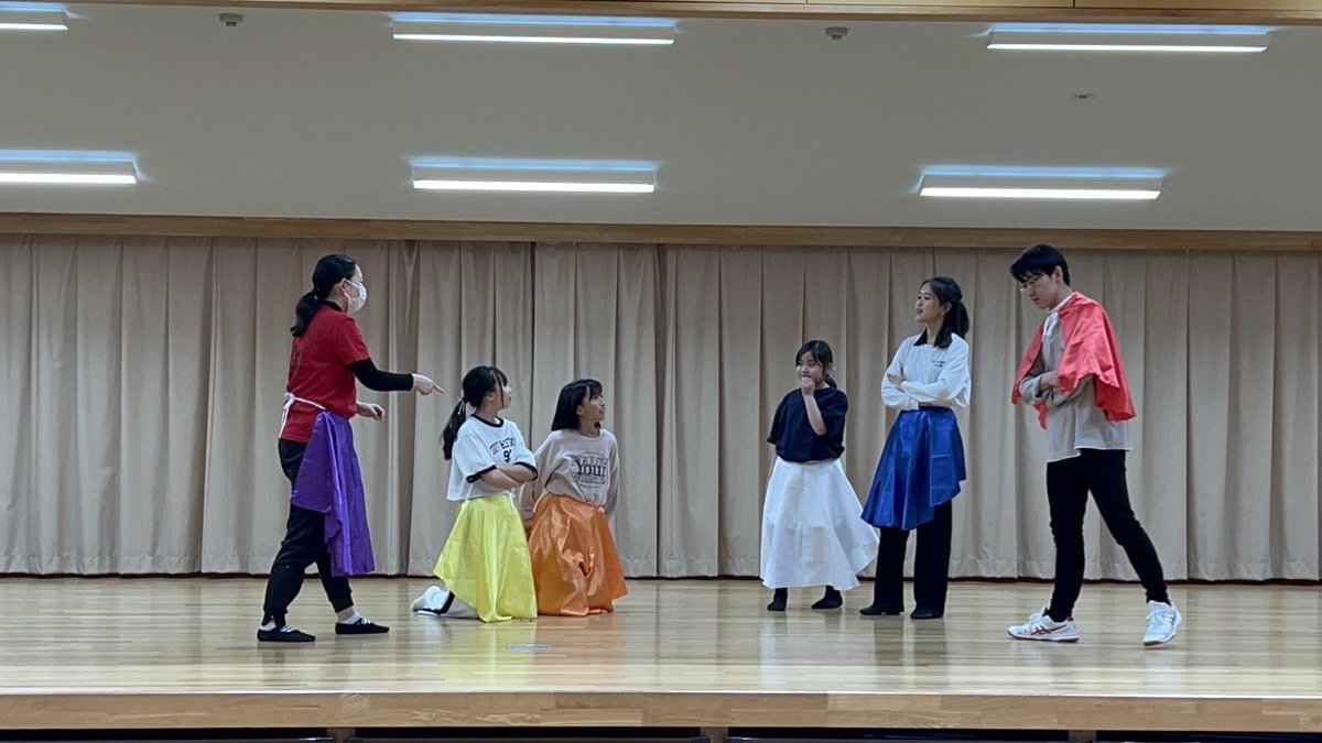 ＃ふじさわ市民ミュージカル
＃əSCAPE-GOAT
ふじさわ市民ミュージカルの最初の活動は二見真由子さんと仲間達の演劇ワークショップでした♪
プチ講義やシアターゲーム、その場での作品づくりまで！元気もやる気もいっぱいの皆さんと、楽しく学びのある時間を過ごせました！
＃yesand