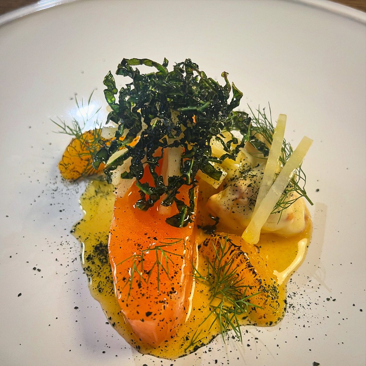 Paul Welburn (@paulwelburn) on Twitter photo Cured salmon, clementine, hazelnut, radish , mandarin and vanilla dressing .. <a href="/MichelinGuideUK/">The MICHELIN Guide</a> Cured salmon, clementine, hazelnut, radish , mandarin and vanilla dressing .. <a href="/MichelinGuideUK/">The MICHELIN Guide</a>