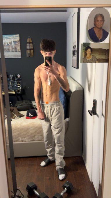 Watch ℑ𝔰𝔯𝔞𝔢𝔩 𝔗𝔞𝔭𝔦𝔞's leaked NSFW photo on TwXstars