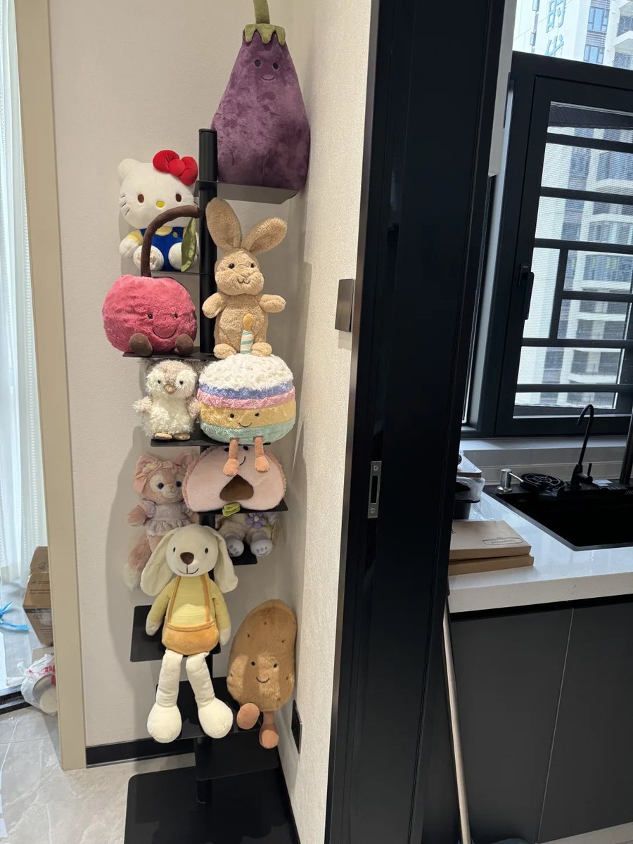 本棚が人形棚になります