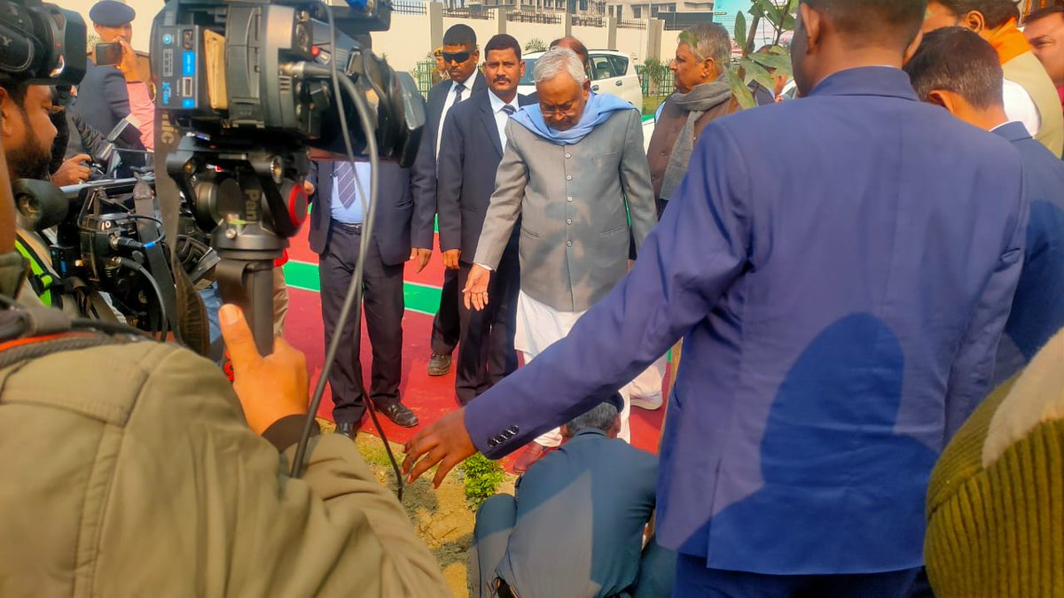 BiharDMD's tweet photo. दिनांक -13/01/2025 को माननीय मुख्यमंत्री द्वारा उजियारपुर, जिला-समस्तीपुर में जिला आपदा प्रतिक्रिया सुविधा-सह-प्रशिक्षण केंद्र के उद्घाटन किया गया। इस दौरान प्रशिक्षण केंद्र के परिसर में माननीय मुख्यमंत्री द्वारा पौधारोपण भी किया गया।
@IPRDBihar
@BSDMA
#BiharDisasterManagement https://t.co/4rScnGM4YQ