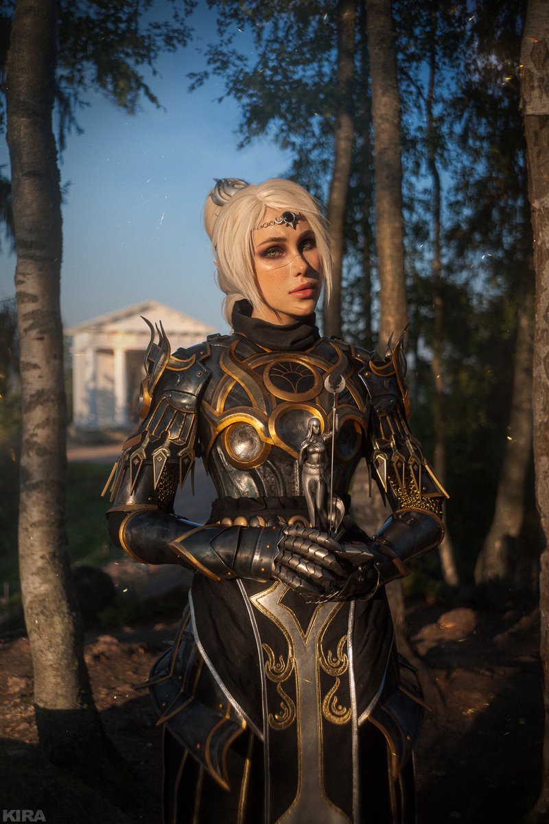 Frau_Haku's tweet photo. “Besides, Shadowheart still suits me - even better than before, perhaps. You can't cast a shadow without some light.”
#BaldursGate3 #BaldursGate3Cosplay #Shadowheart #ShadowheartCosplay #DarkJusticiar #Selune https://t.co/P5GV3Ujuyp