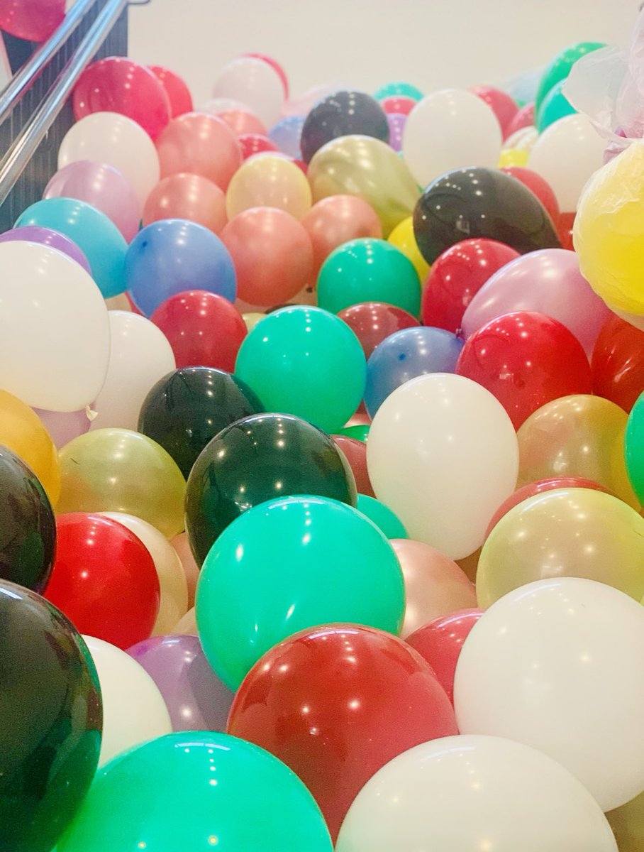 FugaciousOne's tweet photo. Alphabet Challenge.
#WeekBforB
B for Balloons https://t.co/1IRy2r5MAP