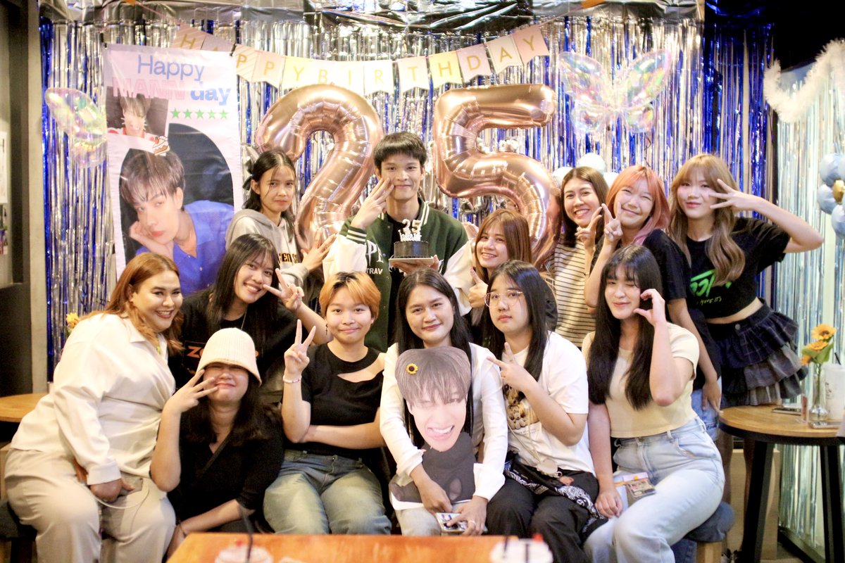 rrittimann's tweet photo. สุดท้ายขอขอบคุณทุกคนทั้งคนที่มาและไม่ได้มาคาเฟ่ด้วยนะคะ เพราะมีทุกคนบรรยากาศมันเลยอบอุ่นได้ขนาดนี้
ขอบคุณที่มาเติมเต็มวัย 25 ปีของพี่แมนให้มีความสุขมากขนาดนี้ 🙇🏻♀️🎂🤍
#BirthButWithMann
#ZOLAR
#Mann_Zolar https://t.co/6amPPg0nJp