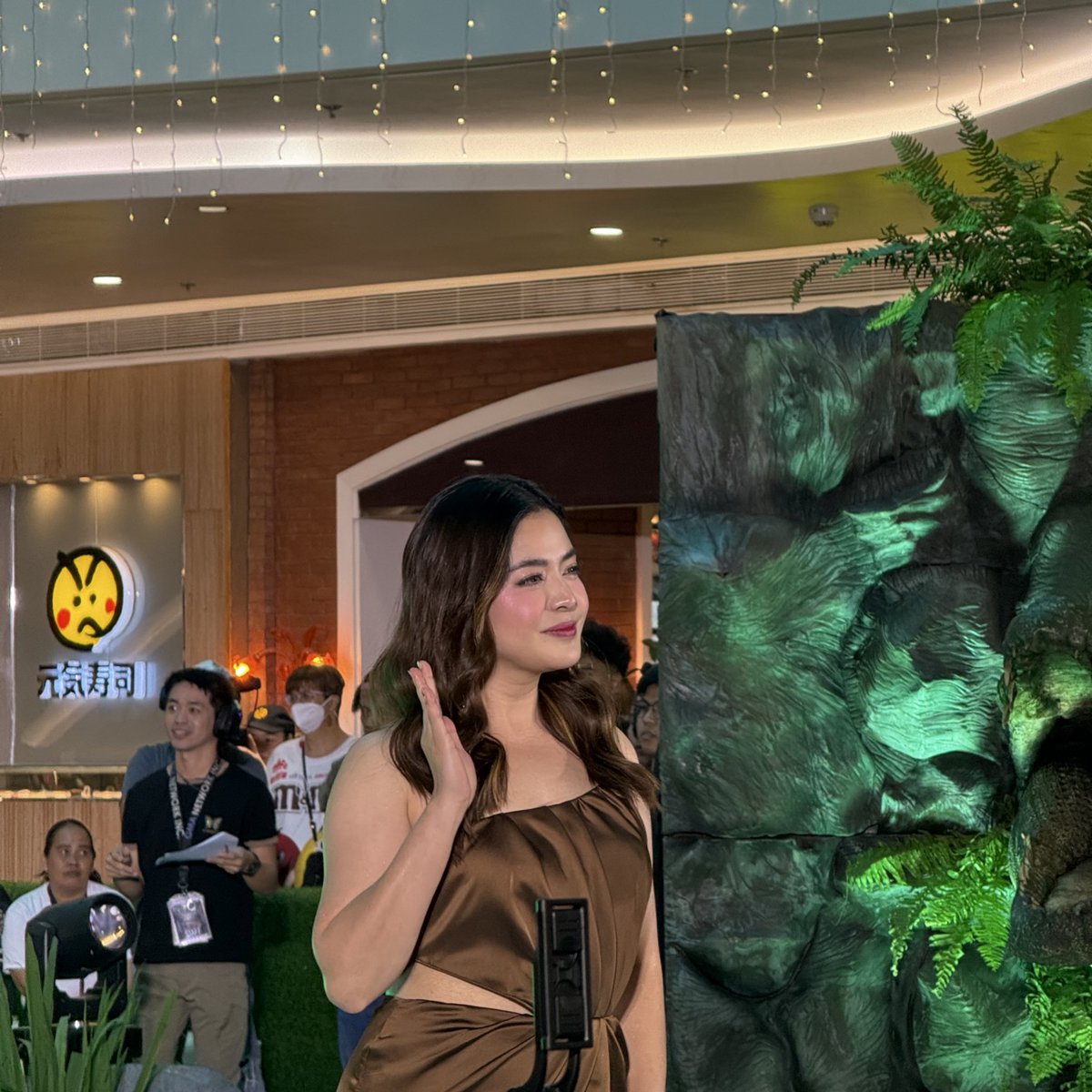 inquirerdotnet's tweet image. LOOK: Ruru Madrid, John Arcilla, Jean Garcia, and Shaira Diaz pose for photos during the grand media conference of the upcoming action series “Lolong: Bayani ng Bayan” in Quezon City.

The cast includes Martin del Rosario, Rochelle Pangilinan, Rocco Nacino, Paul Salas, Klea…