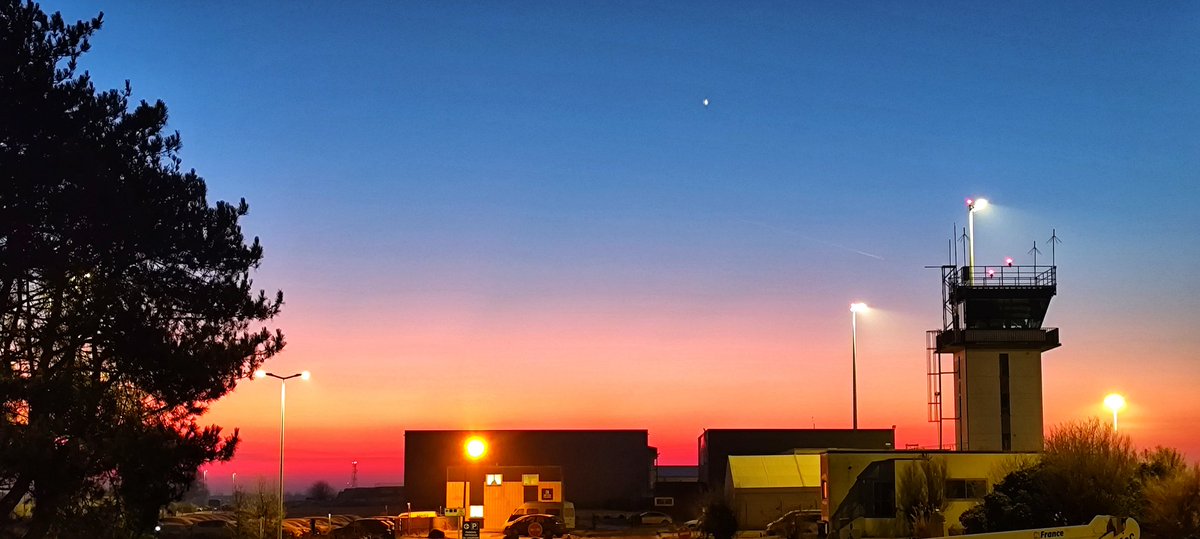 Coucou <a href="/AeroportdeCaen/">Aéroport de Caen ✈️</a>