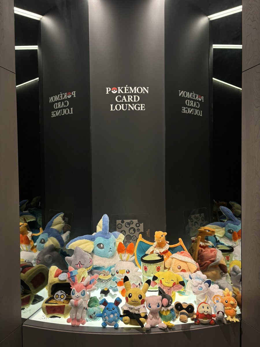 Link_ny_D's tweet photo. #ポケカラウンジ にて #PlushieLife  #ぬい活 イベントに参加したよ✌️

ドラパルトデッキで2勝1敗でした！

みんなのぬいぐるみ達かわいすぎた...
対戦してくれた方、お話してくださった方々ありがとうございました！ https://t.co/8Ft8hchdl2