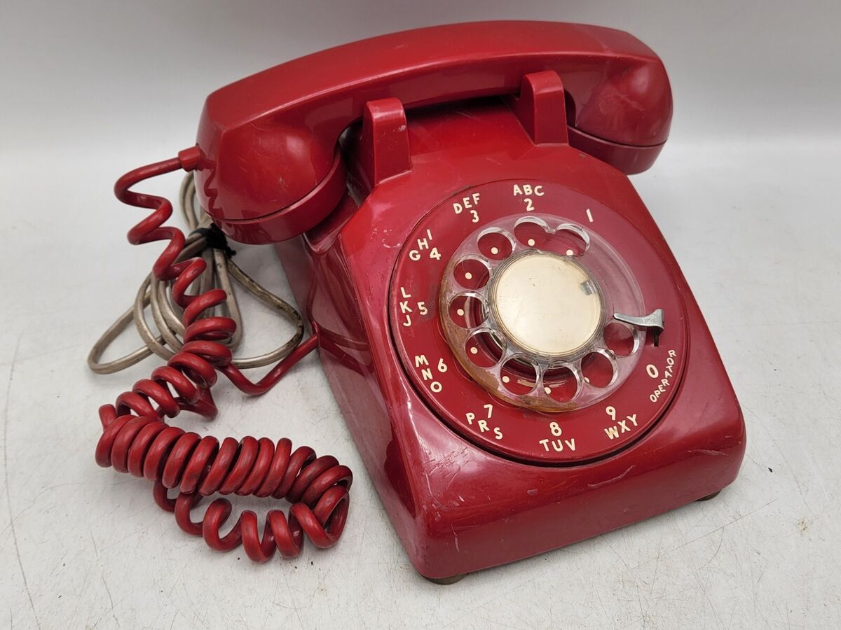 DanielAshley13's tweet photo. #IRememberWhen I couldn't move more than 3 or 4 feet in any direction when talking on the phone. https://t.co/GTmEcLvBpK
