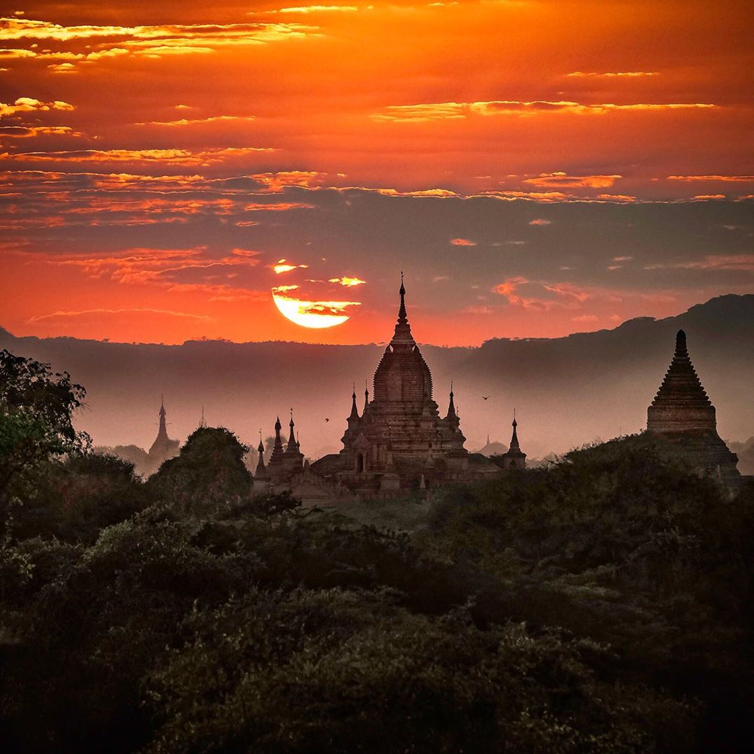 ▼▼The subtle beauty of Myanmar is perfectly captured by @_bradgregory 
☛☛ Our website: luxurytravelvietnam.com 
#luxurytravel #LuxurytravelMyanmar #Myanmar #Myanmar #Myanmartrip #myanmarburma
