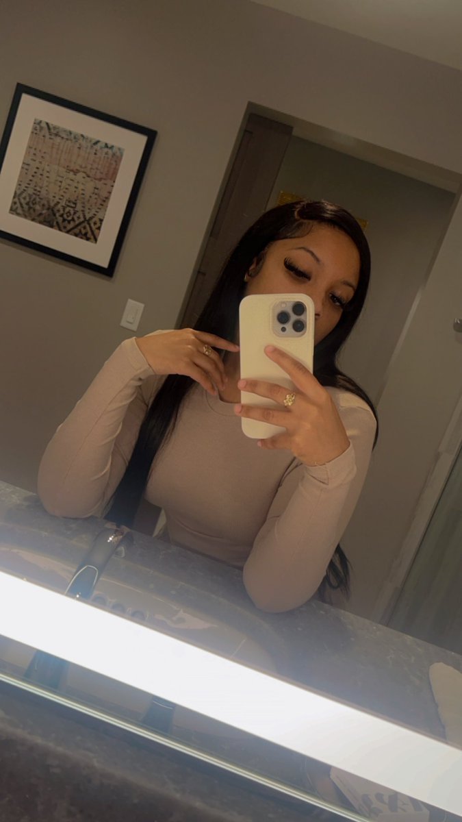 itsreallydai's tweet photo. #thebaddest https://t.co/JhJJQKyXZt
