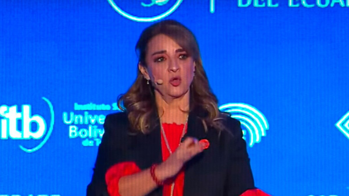 teleamazonasec's tweet photo. #DebateVicepresidencial| FUNCIONES DEL VICEPRESIDENTE | "Mi delegación será técnica en resolución de conflicto y manejo de crisis. Vamos a implementar una sólida agenda de competitividad que necesita nuestro sector productivo", dice la candidata vicepresidencial, Alejandra Rivas de Izquierda Democrática. https://t.co/8Zva2J1Zdy