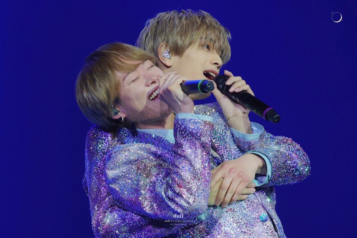 dali__9700's tweet photo. 250112 +Alpha 大橋和也 高橋恭平 HQ.
ギュッとなって💚💜
#大橋和也 #오하시가즈야 #OhashiKazuya
#高橋恭平 #타카하시쿄헤이 #TakahashiKyohei
#なにわ男子 #나니와단시 #浪花男子
#NaniwaDanshi_ASIATOUR2024十2025十Alpha https://t.co/QqMsMIEJwy