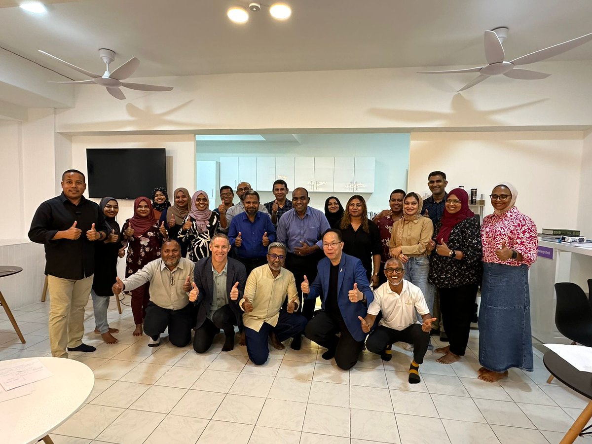IyazWaheed's tweet photo. Last evening, we had our first member event of 2025 for the members of Maldives Professional Speakers Association. It was a wonderful session on setting goals and generating a speaker vision board. #professionalspeaking #mpsa https://t.co/RVMxl6XRRR