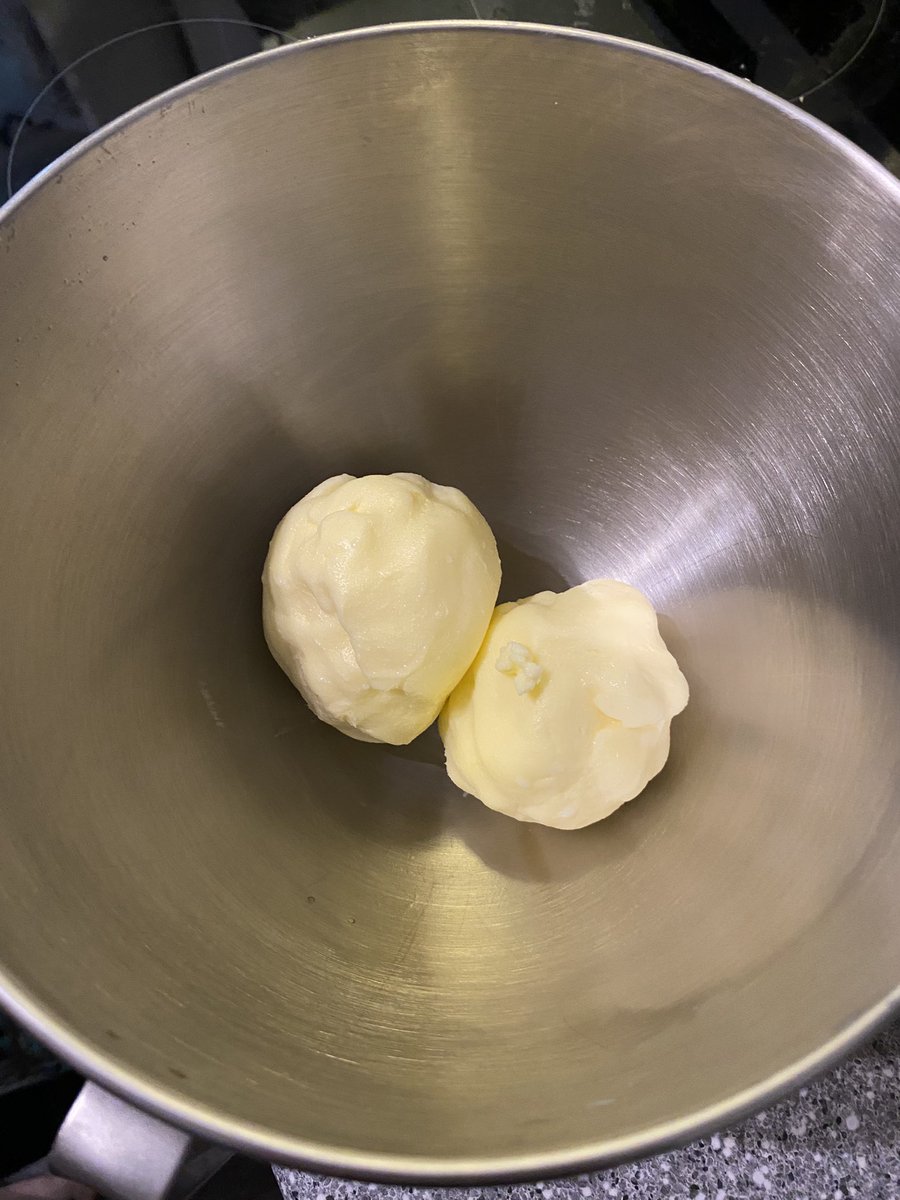 BlueMinorKey's tweet image. Homemade butter and buttermilk in my KitchenAid, ready to make the fluffiest biscuits from scratch! 🧈🥛 Nothing beats the taste of homemade goodness. #HomemadeButter #HomemadeButtermilk #BiscuitsFromScratch #KitchenAidMagic